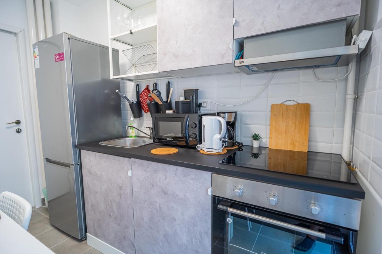 Spacious Newly Renovated 2Br Apartments With Balcony Bukarest Exterior foto