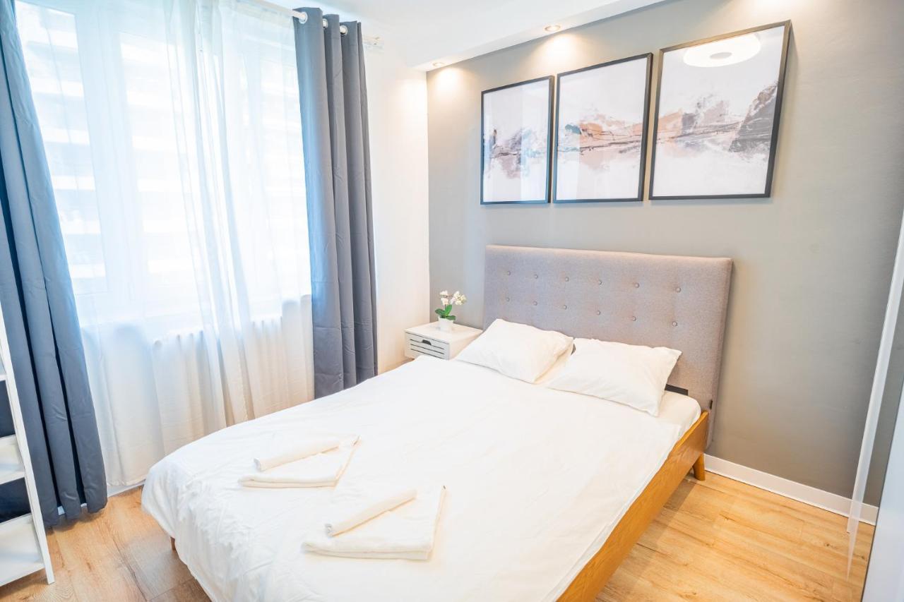Spacious Newly Renovated 2Br Apartments With Balcony Bukarest Exterior foto