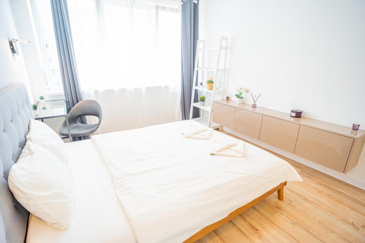 Spacious Newly Renovated 2Br Apartments With Balcony Bukarest Exterior foto