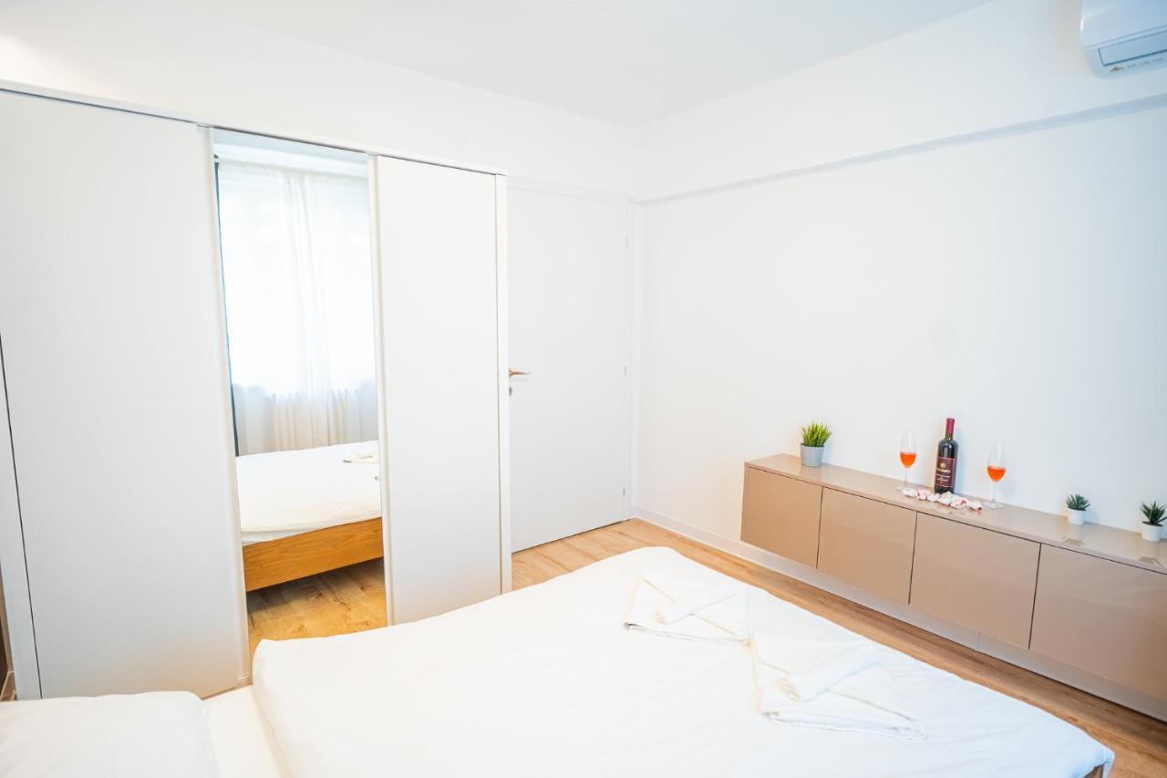 Spacious Newly Renovated 2Br Apartments With Balcony Bukarest Exterior foto