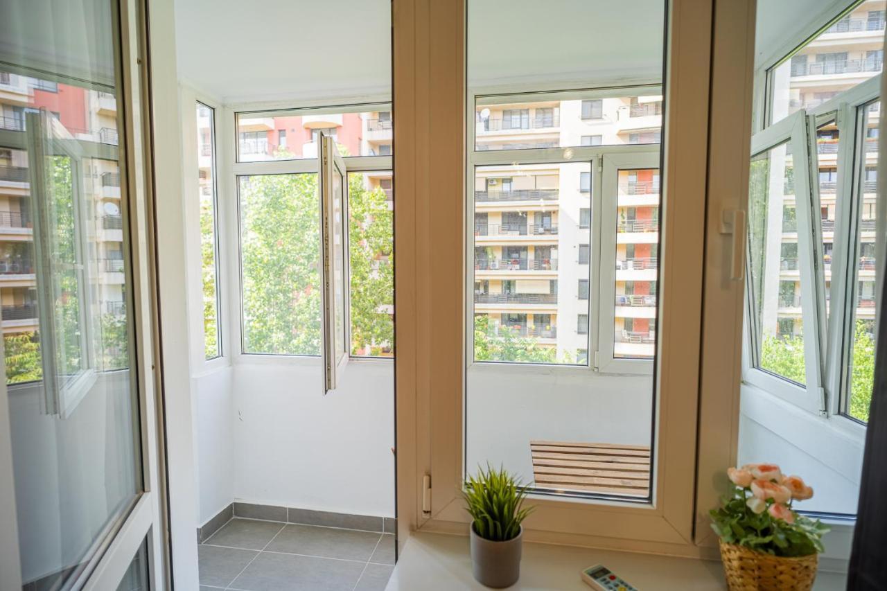 Spacious Newly Renovated 2Br Apartments With Balcony Bukarest Exterior foto