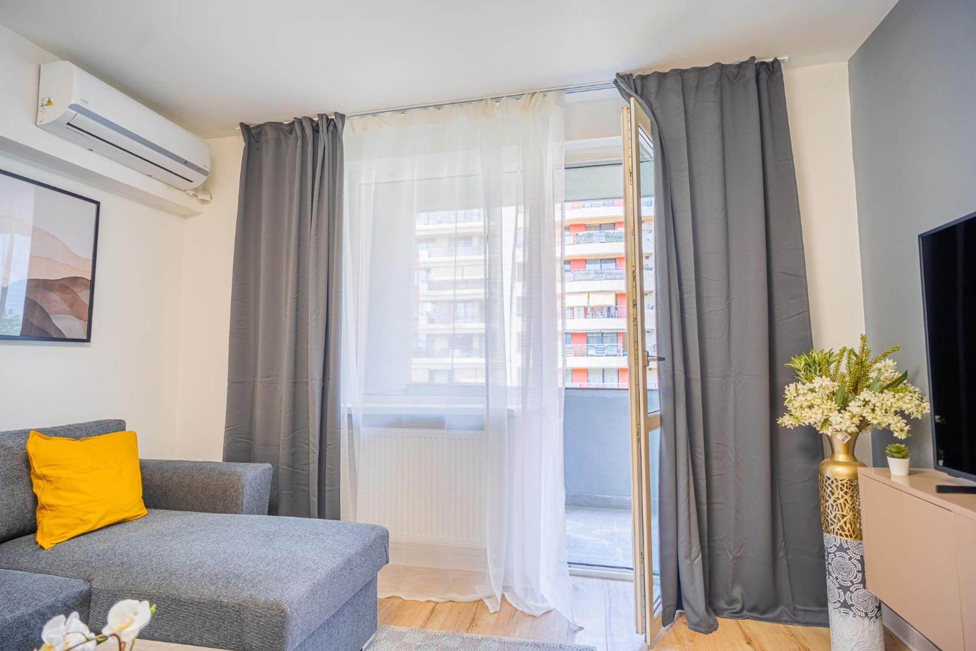 Spacious Newly Renovated 2Br Apartments With Balcony Bukarest Exterior foto
