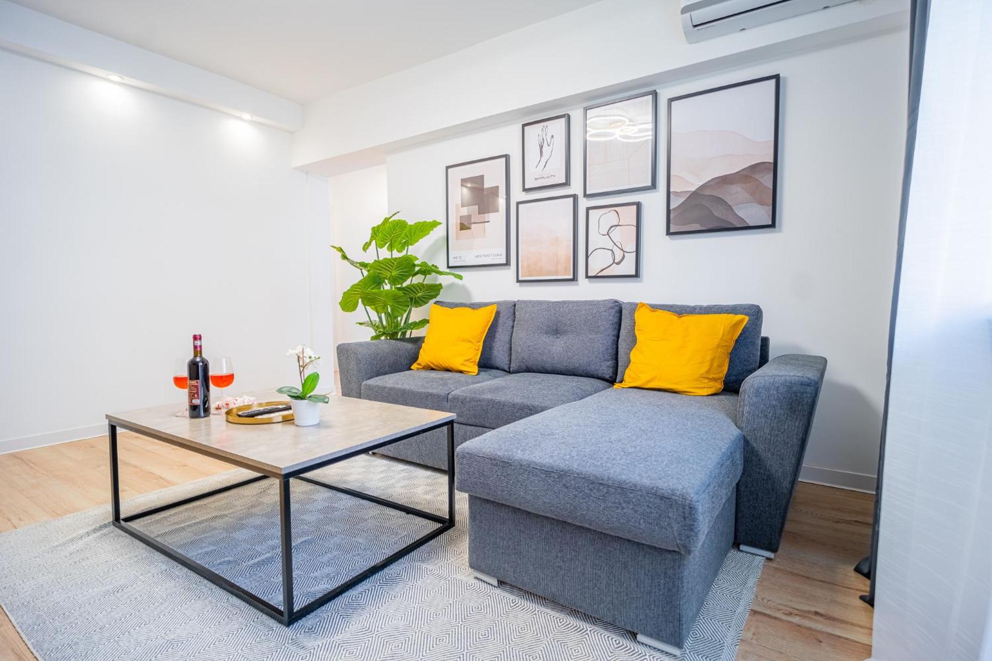 Spacious Newly Renovated 2Br Apartments With Balcony Bukarest Exterior foto