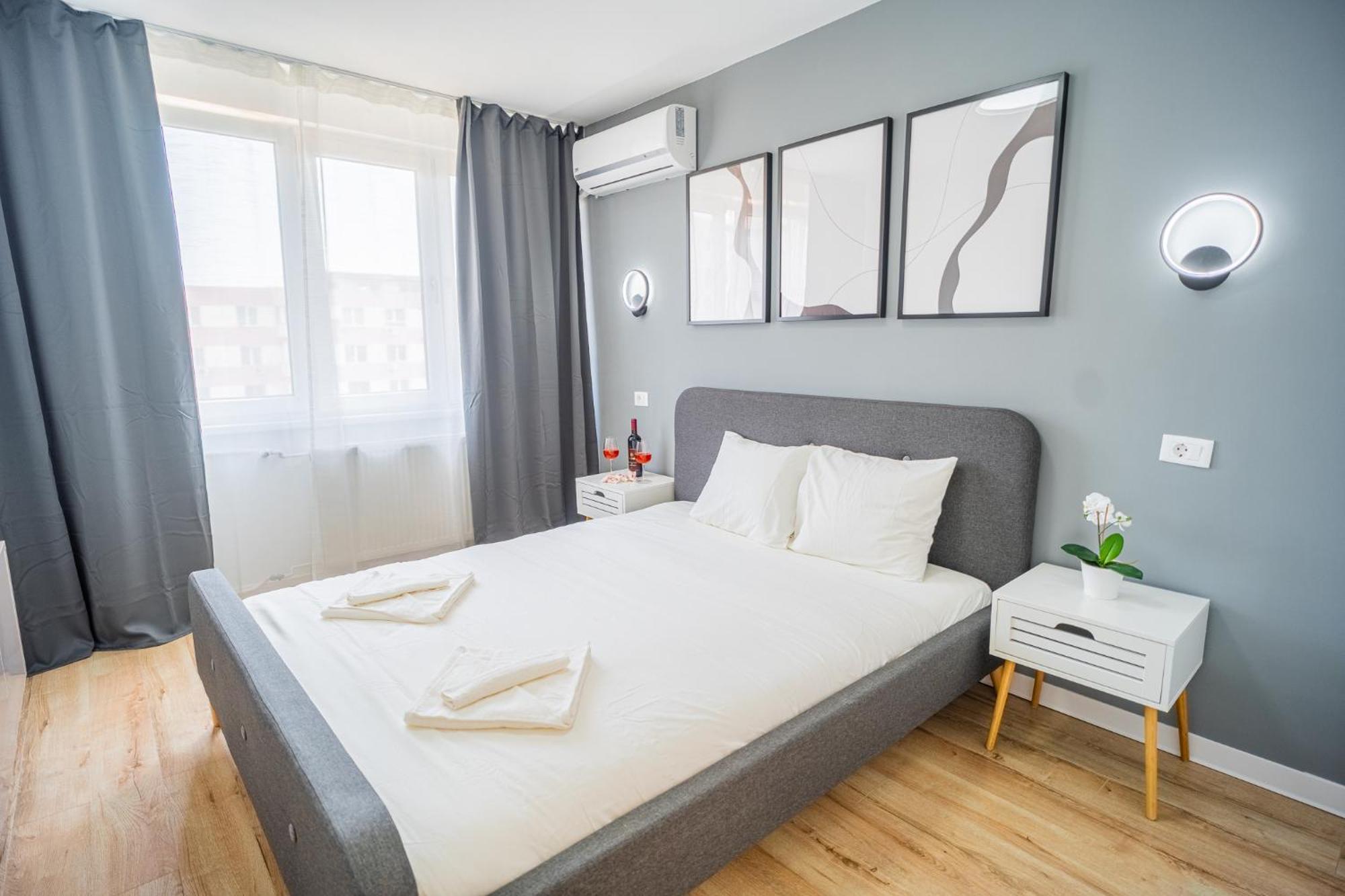 Spacious Newly Renovated 2Br Apartments With Balcony Bukarest Exterior foto
