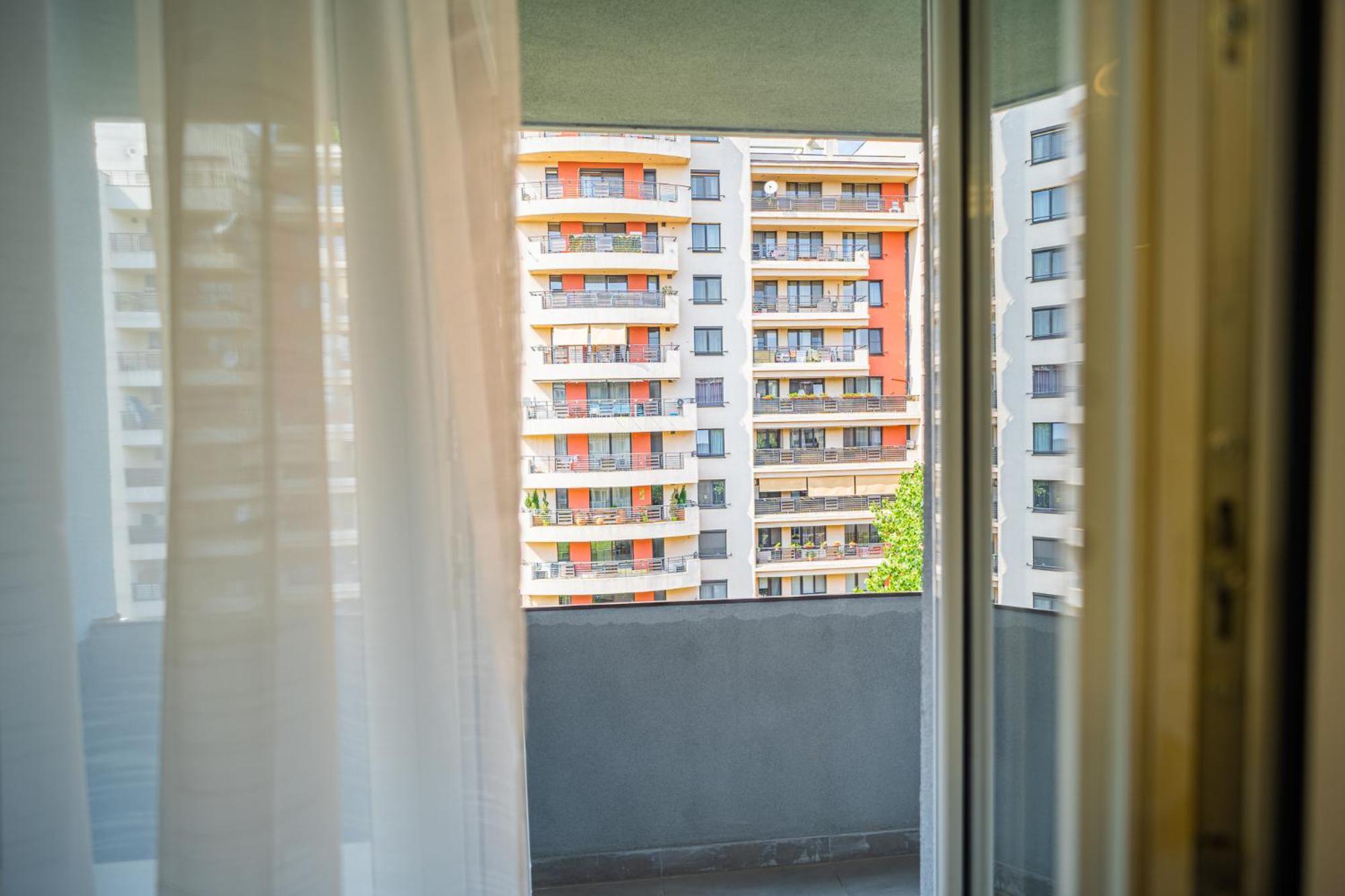Spacious Newly Renovated 2Br Apartments With Balcony Bukarest Exterior foto