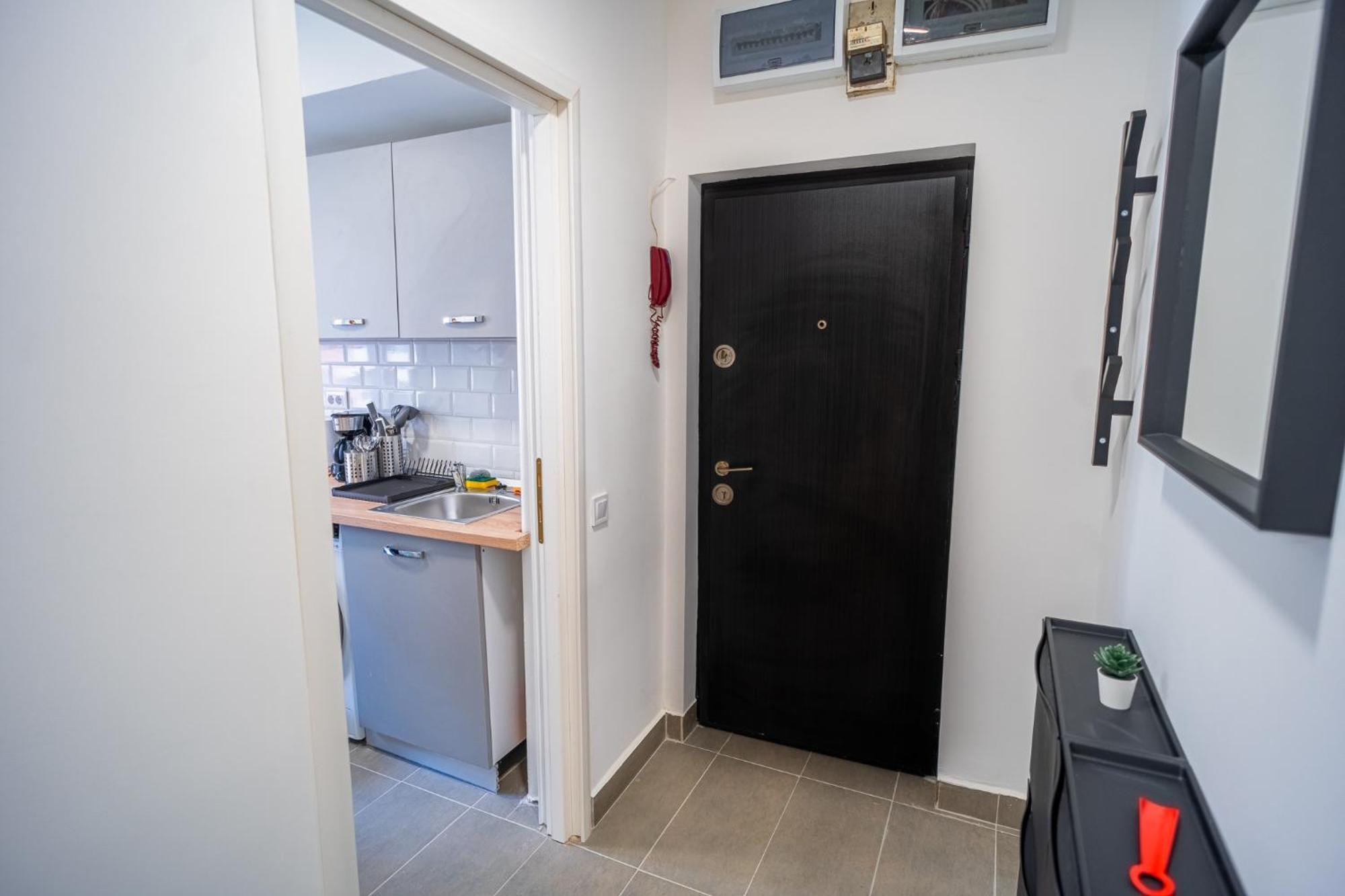 Spacious Newly Renovated 2Br Apartments With Balcony Bukarest Exterior foto