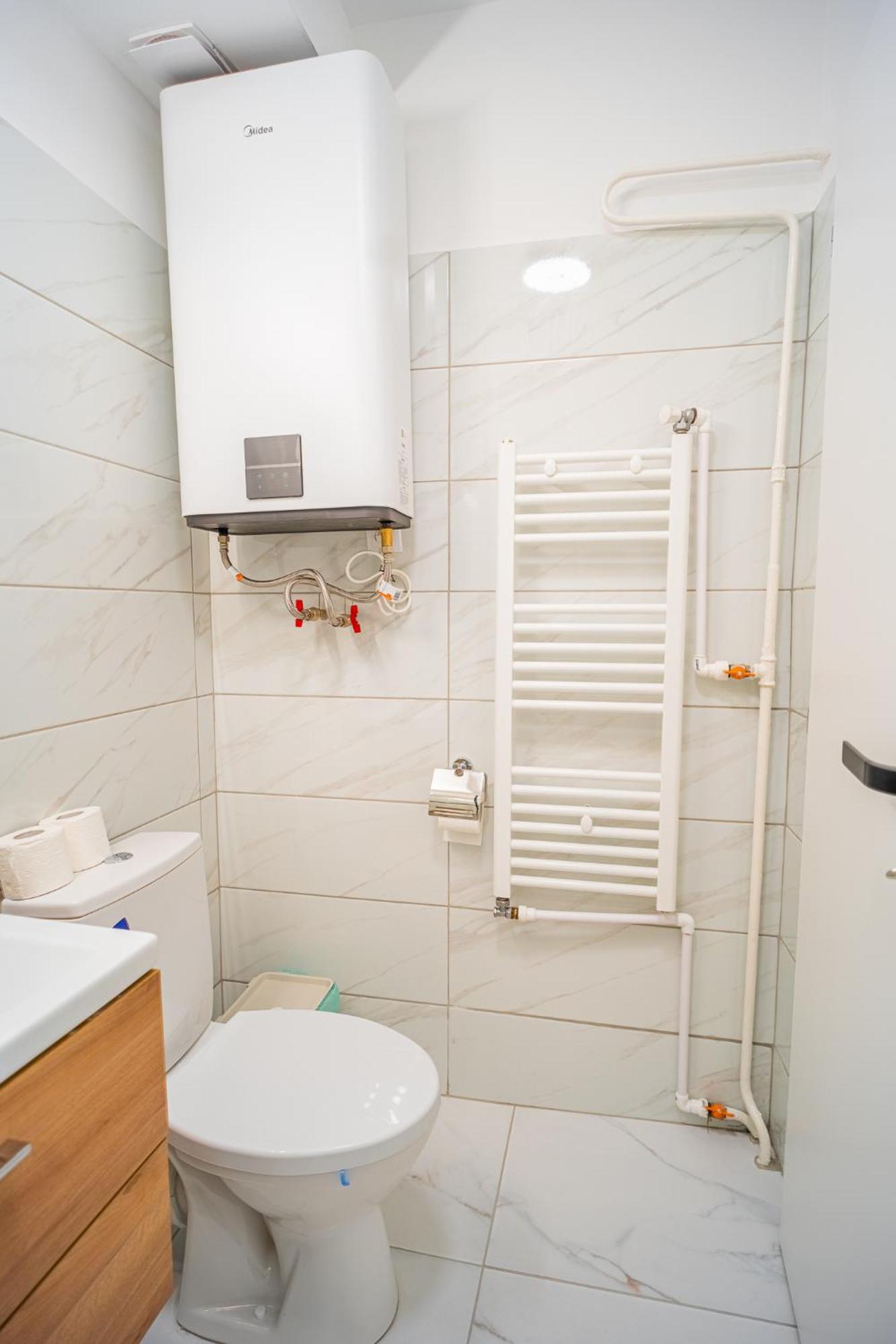 Spacious Newly Renovated 2Br Apartments With Balcony Bukarest Exterior foto