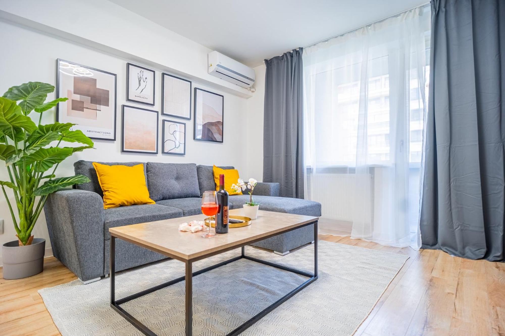 Spacious Newly Renovated 2Br Apartments With Balcony Bukarest Exterior foto