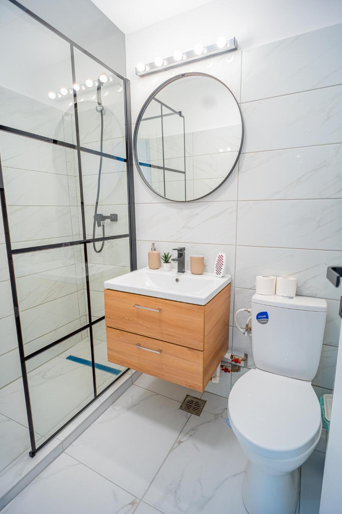 Spacious Newly Renovated 2Br Apartments With Balcony Bukarest Exterior foto
